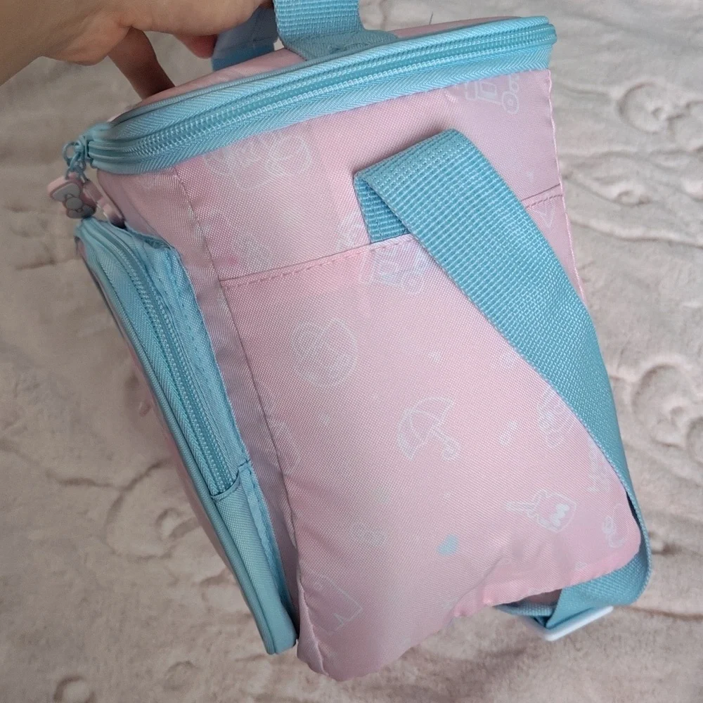 Igloo x Hello Kitty 50th Anniversary Limited Edition 9-can Cooler Bag - Picture 7 of 10